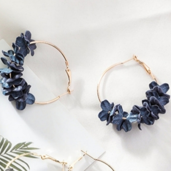 Jewelry - 2 for $20 🍍 Floral Hoop Earrings